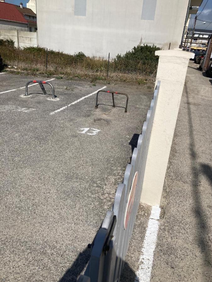 Les Obiones, Vue Laterale Mer, Fort Mahon Plage, Magnifique Studio Cabine 4P, Avec Balcon , Parking Prive Gratuit, Wifi, Classe 2 Etoiles, Exposition Plein Sud En Baie De Somme Exterior photo